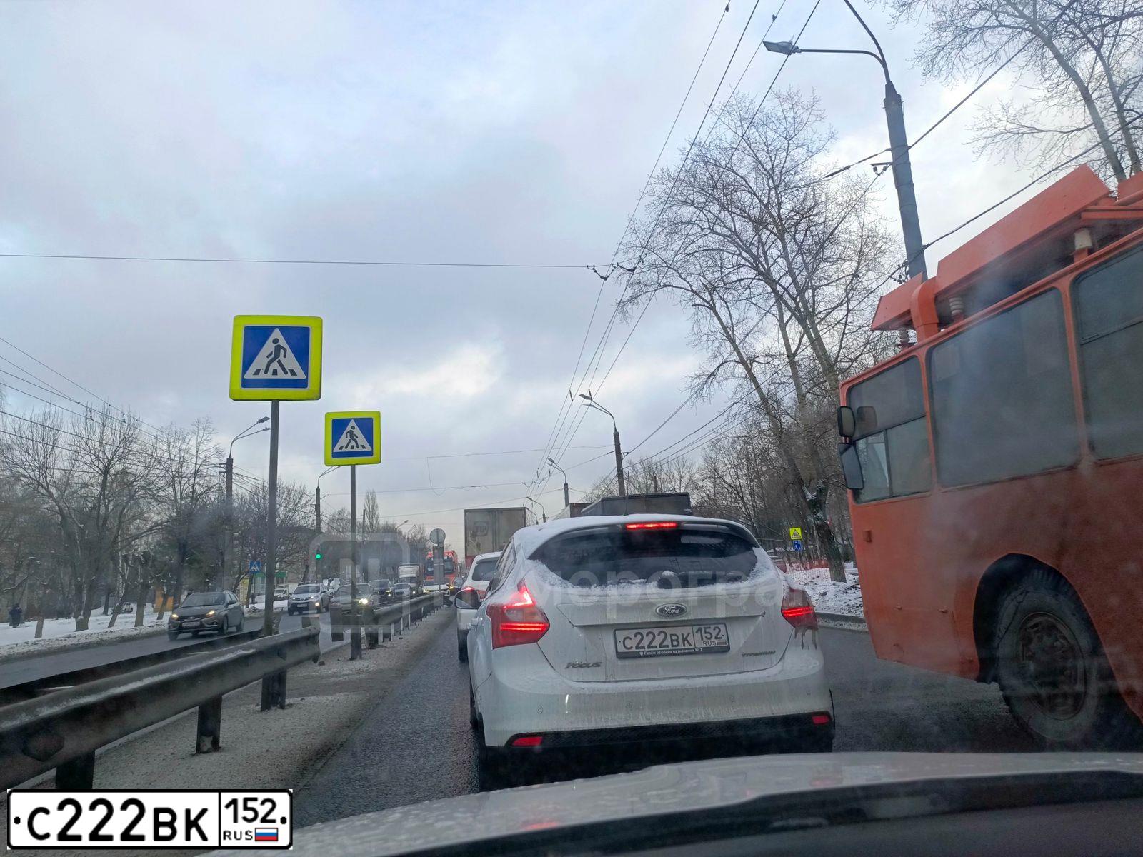 Фото автомобиля FORD FOCUS, 2014 — госномер С222ВК152. Цвет: Белый