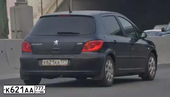 Фото автомобиля NISSAN X-TRAIL, 2016 — госномер К621АА777. Цвет: ТЕМНО СИНИЙ