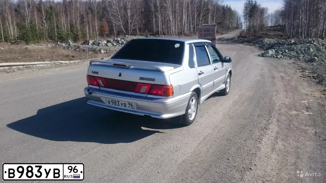 Фото автомобиля LADA 2115 SAMARA, 2007 — госномер В983УВ96. Цвет: СВЕТЛО-СЕРЫЙ