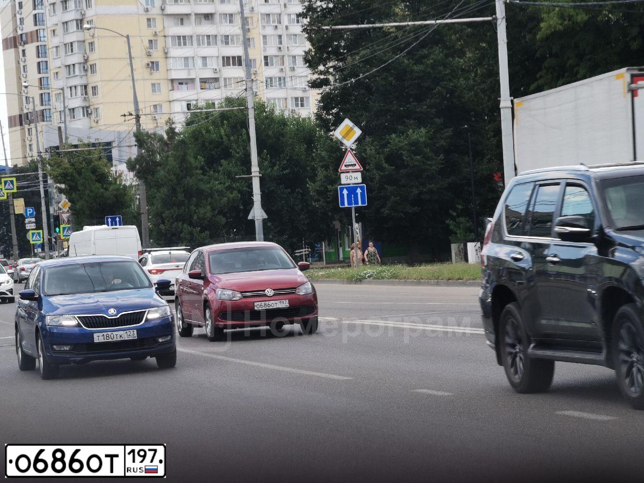 Фото автомобиля VOLKSWAGEN POLO, 2011 — госномер О686ОТ197