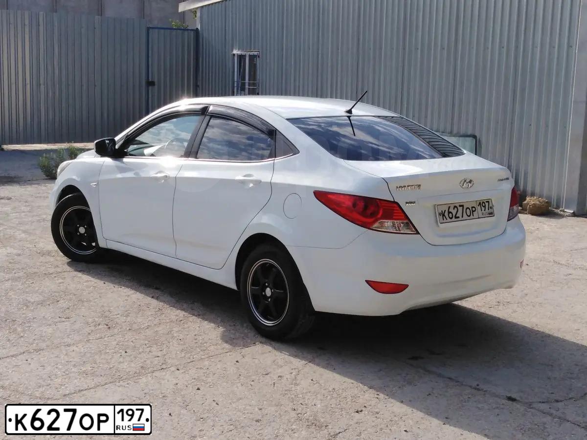 Фото автомобиля HYUNDAI SOLARIS, 2011 — госномер Н835НУ82. Цвет: Белый