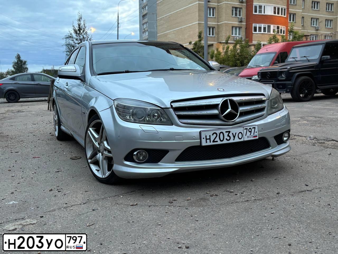 Фото автомобиля MERCEDES C-KLASSE, 2008 — госномер Н203УО797. Цвет: Серебристый