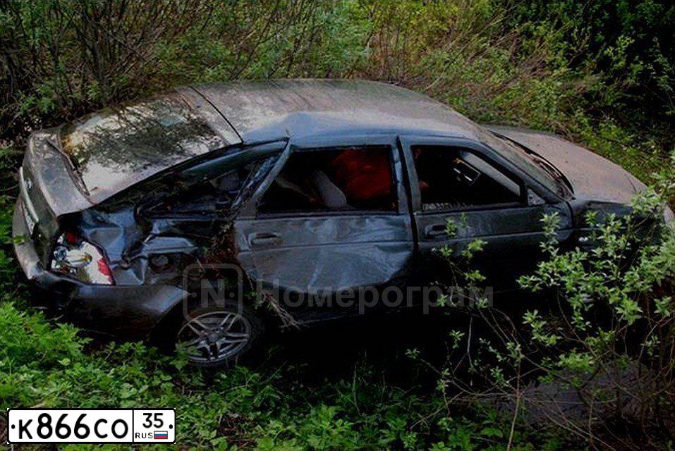Фото автомобиля LADA 2172 PRIORA, 2008 — госномер М209НА35. Цвет: СЕРО-СИНЕ-ЗЕЛЕНЫЙ