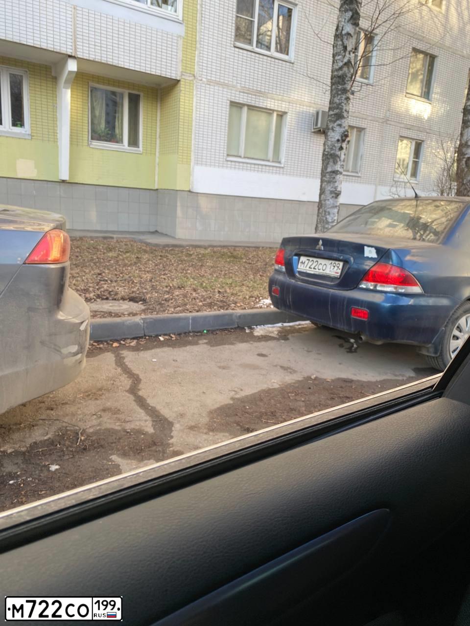 Фото автомобиля MITSUBISHI LANCER, 2006 — госномер М722СО199. Цвет: СИНИЙ