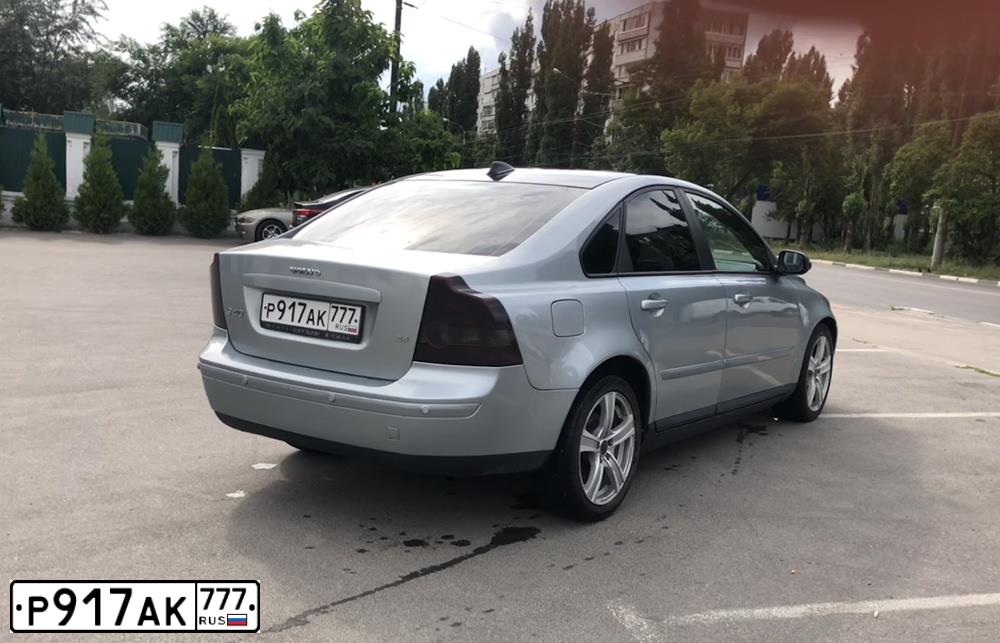 Фото автомобиля VOLVO S40, 2007 — госномер У737АА174. Цвет: СВЕТЛО-ЗЕЛЕНЫЙ