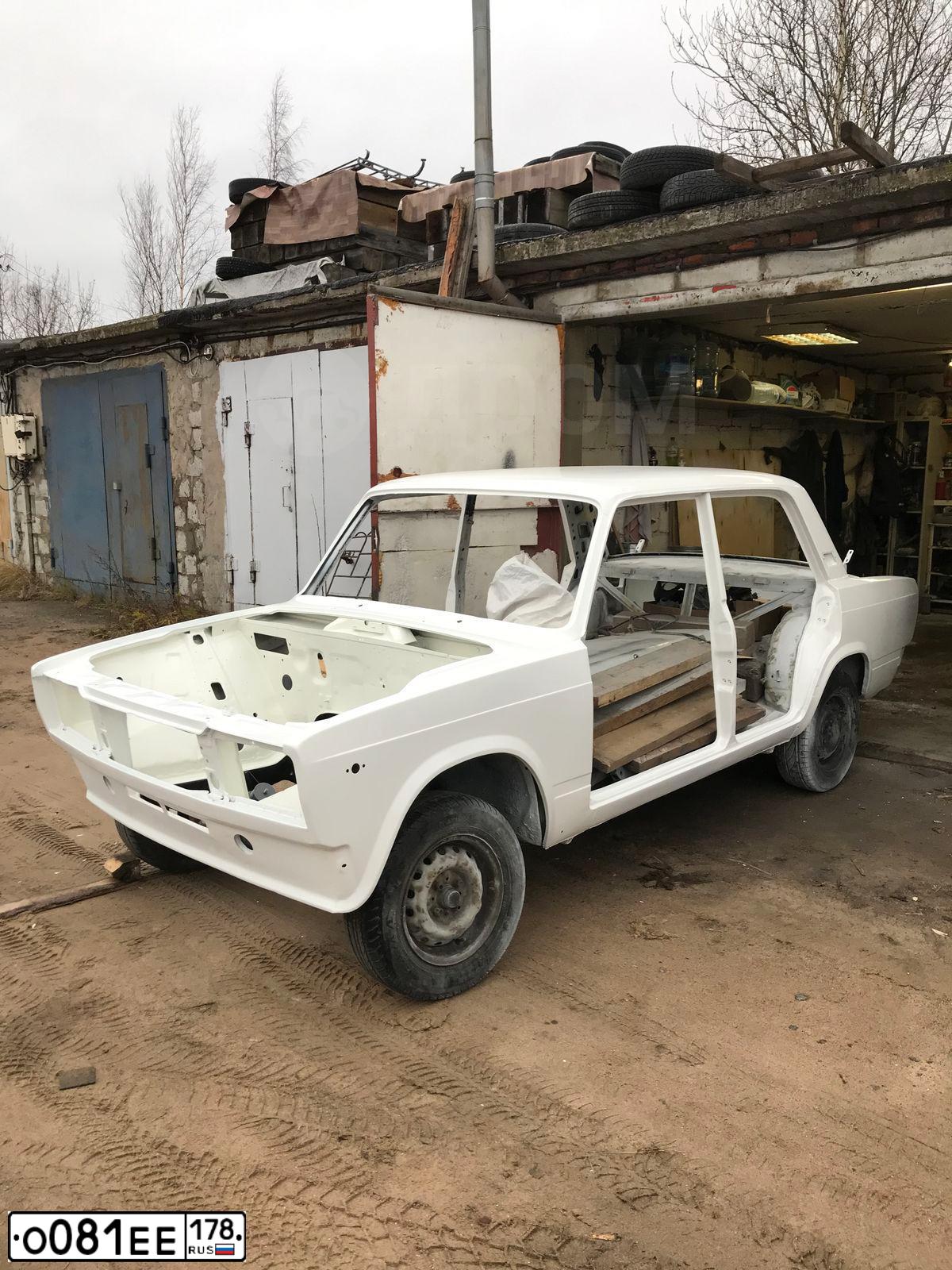 Фото автомобиля LADA 2105, 2004 — госномер Е806ОС147. Цвет: ЯРКО-БЕЛЫЙ