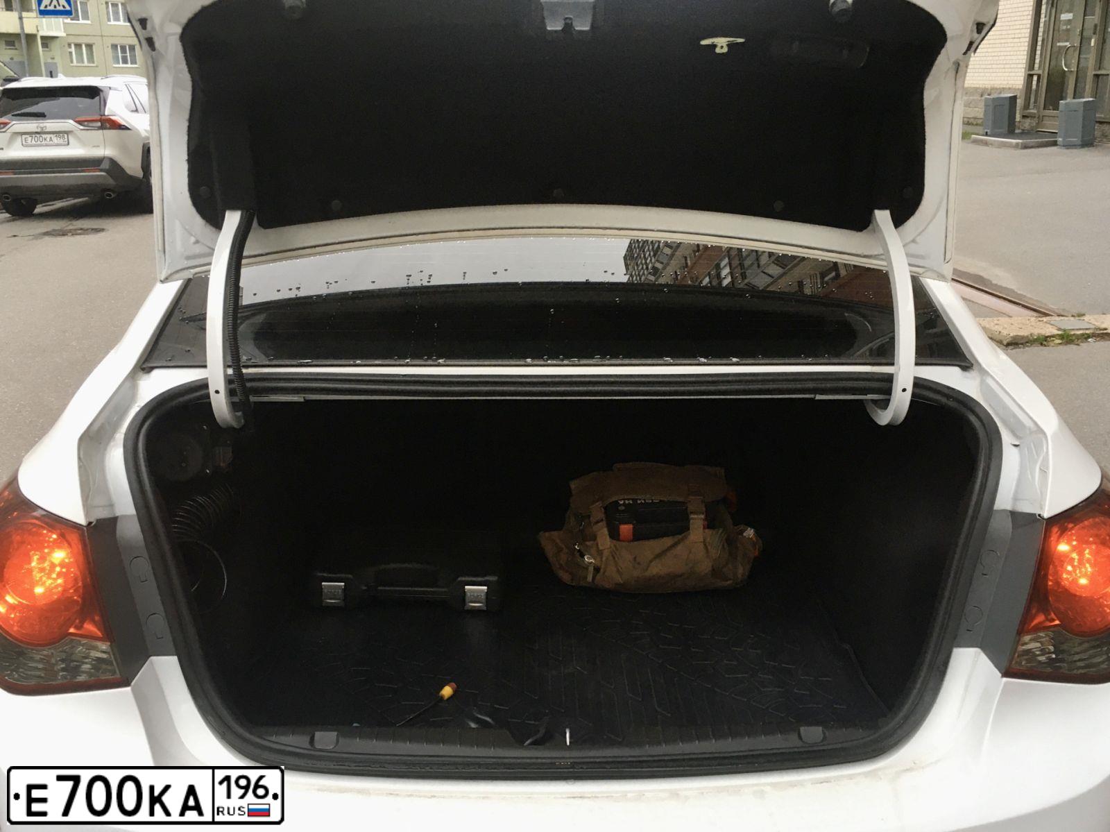 Фото автомобиля AUDI Q7, 2016 — госномер Т696ЕТ196. Цвет: ЧЕРНЫЙ