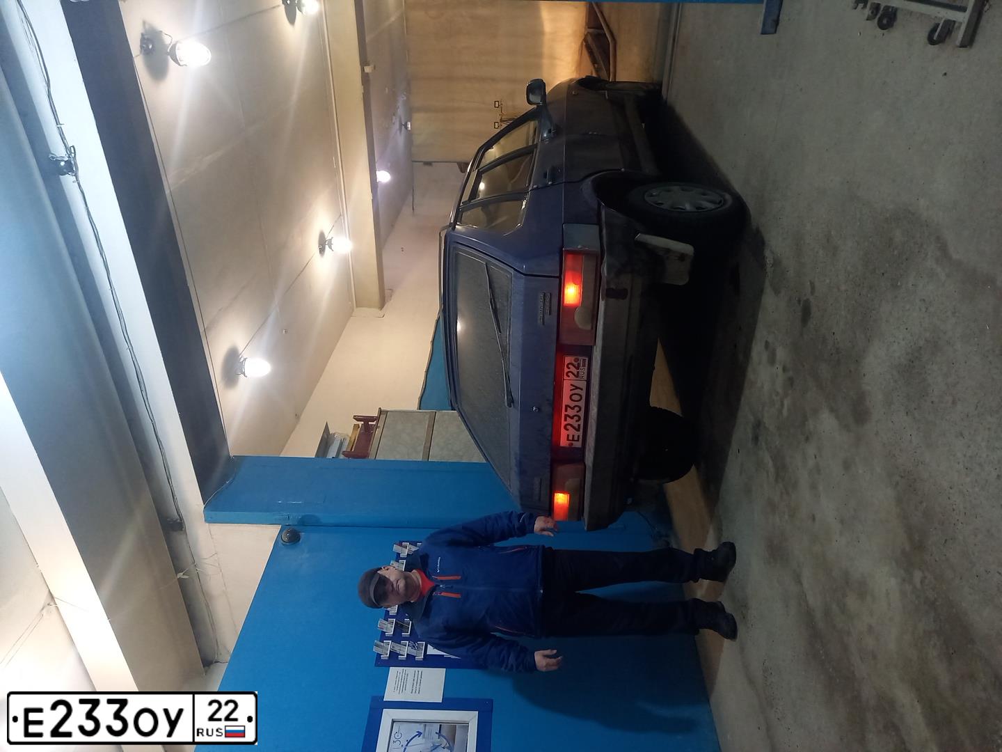 Фото автомобиля LADA 2109 SAMARA, 1994 — госномер В329ОА122. Цвет: синий