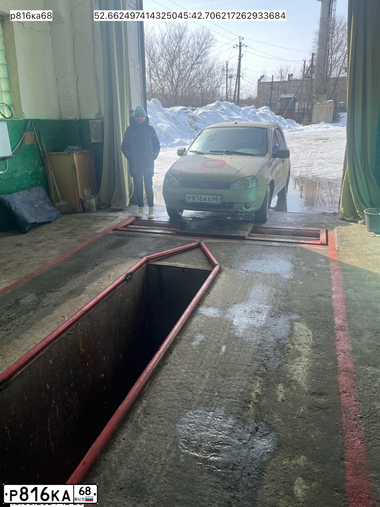 Фото автомобиля LADA 1117 KALINA, 2012 — госномер Р816КА68. Цвет: СЕРО-БЕЖЕВЫЙ