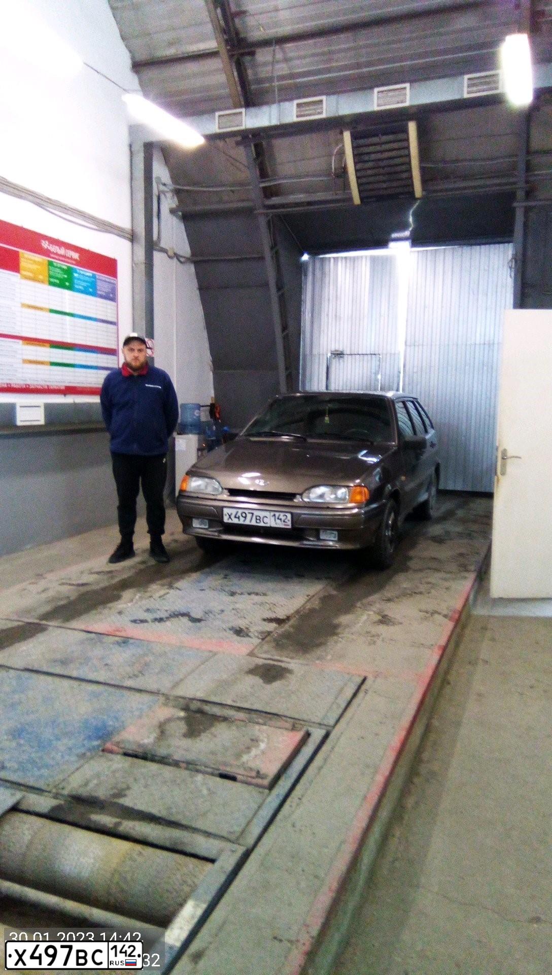 Фото автомобиля LADA 2114 SAMARA, 2013 — госномер Х840НА72. Цвет: Золотисто-коричневый
