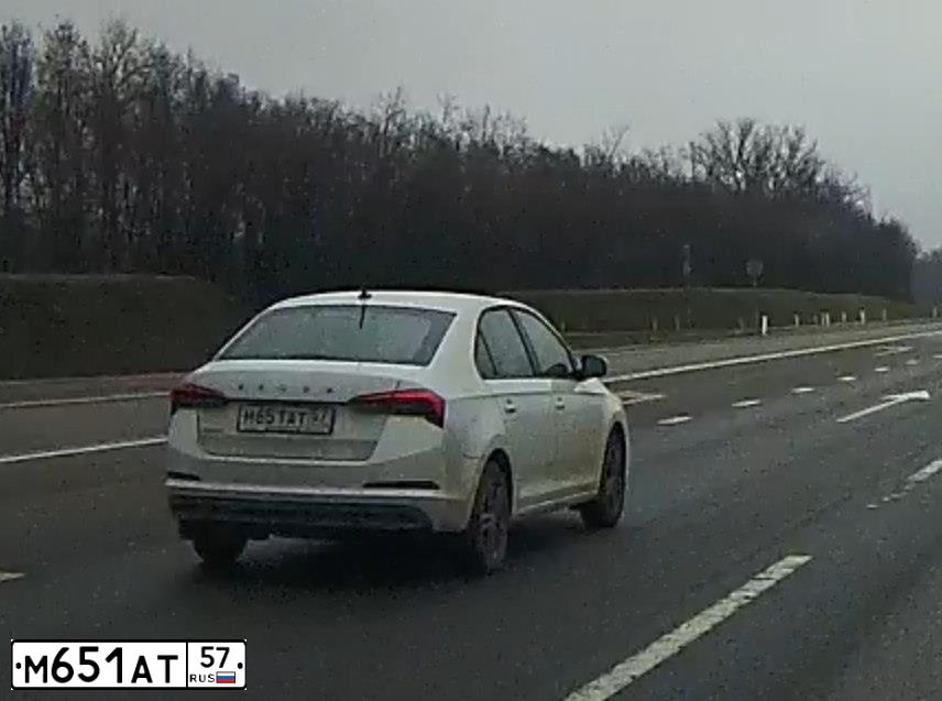 Фото автомобиля SKODA RAPID, 2020 — госномер М651АТ57. Цвет: Белый