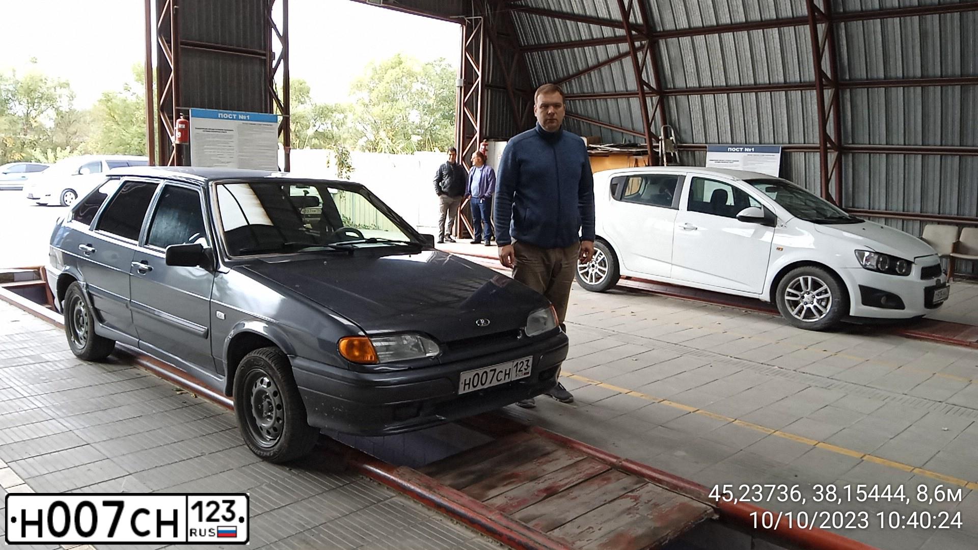 Фото автомобиля LADA 2172 PRIORA, 2009 — госномер Н007СН123. Цвет: СЕРО-СИНЕ-ЗЕЛЕНЫЙ