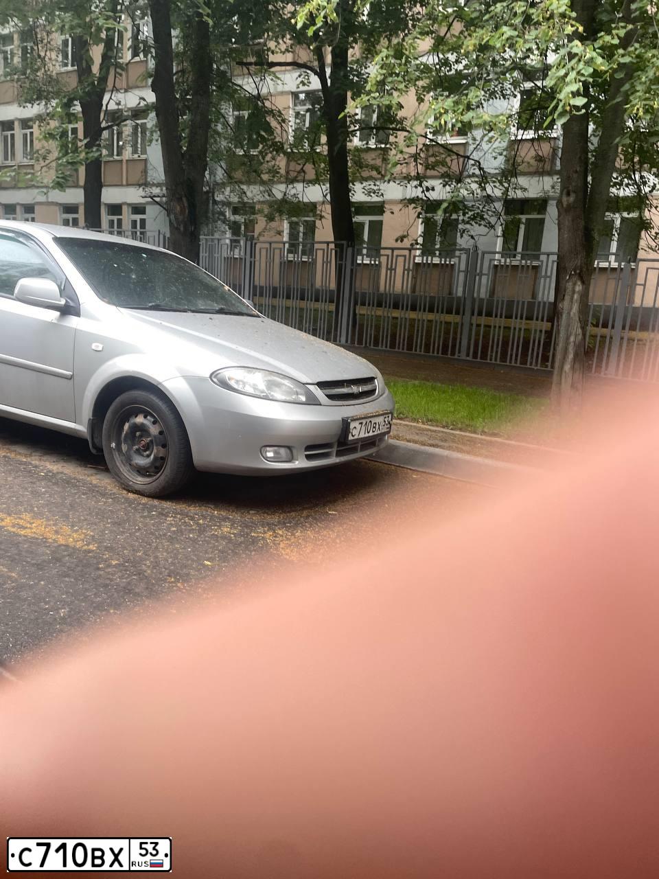 Фото автомобиля CHEVROLET LACETTI, 2010 — госномер С710ВХ53. Цвет: СЕРЕБРИСТЫЙ