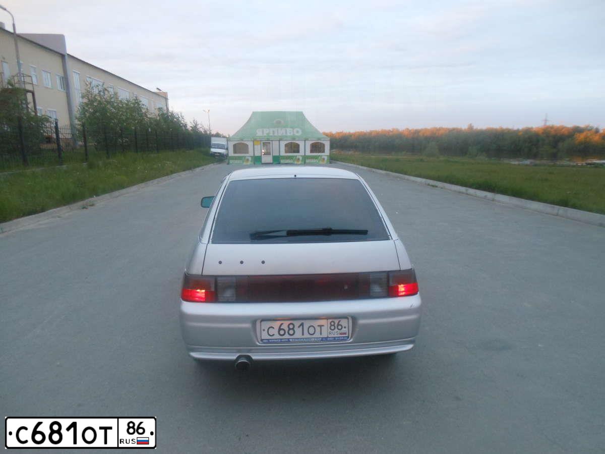 Фото автомобиля LADA 2112, 2006 — госномер С681ОТ86. Цвет: СВЕТЛО-СЕРЕБРИСТЫЙ МЕТАЛЛ