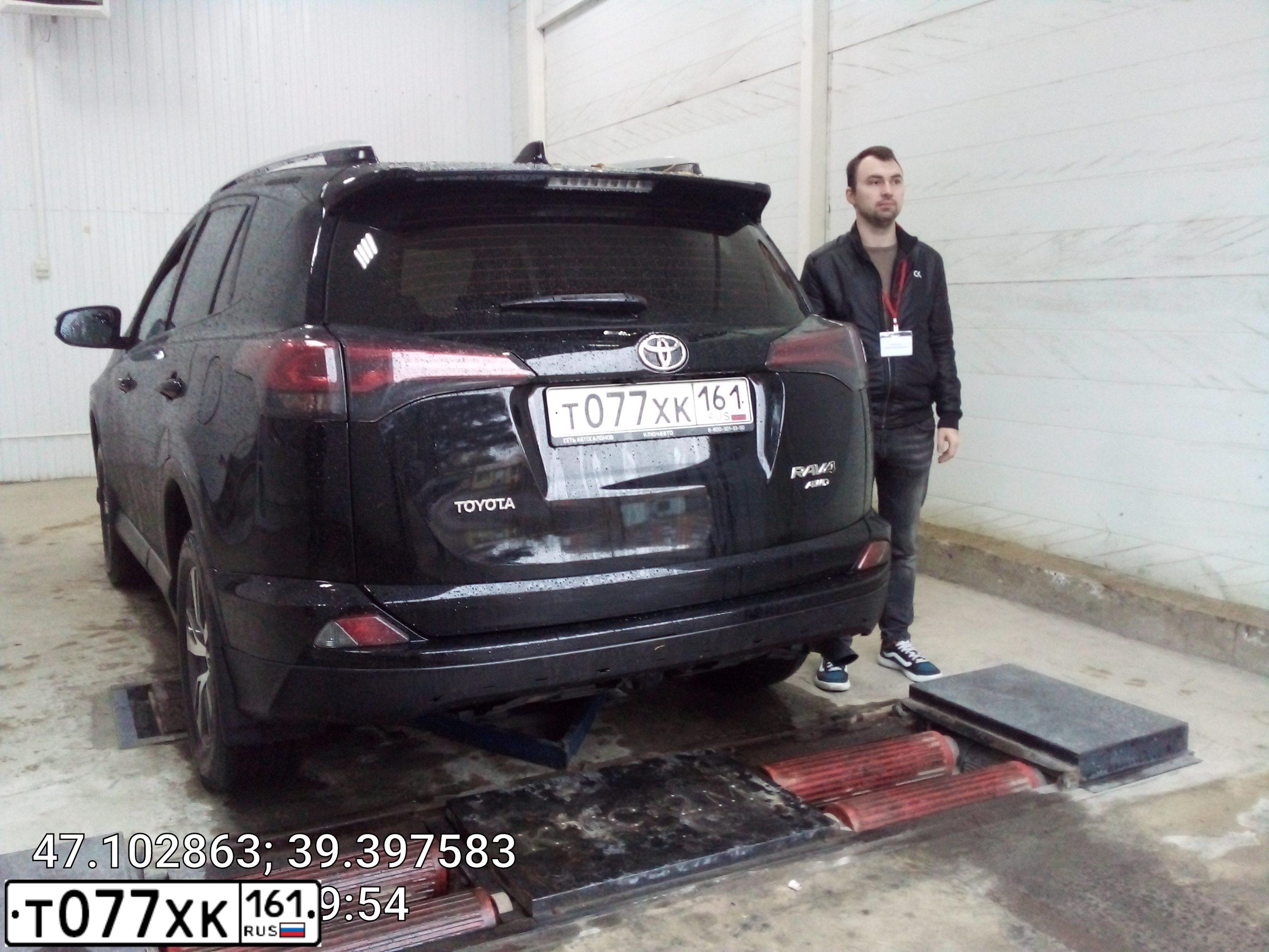 Фото автомобиля TOYOTA RAV4, 2016 — госномер Т077ХК161. Цвет: ЧЕРНЫЙ МЕТАЛЛИК