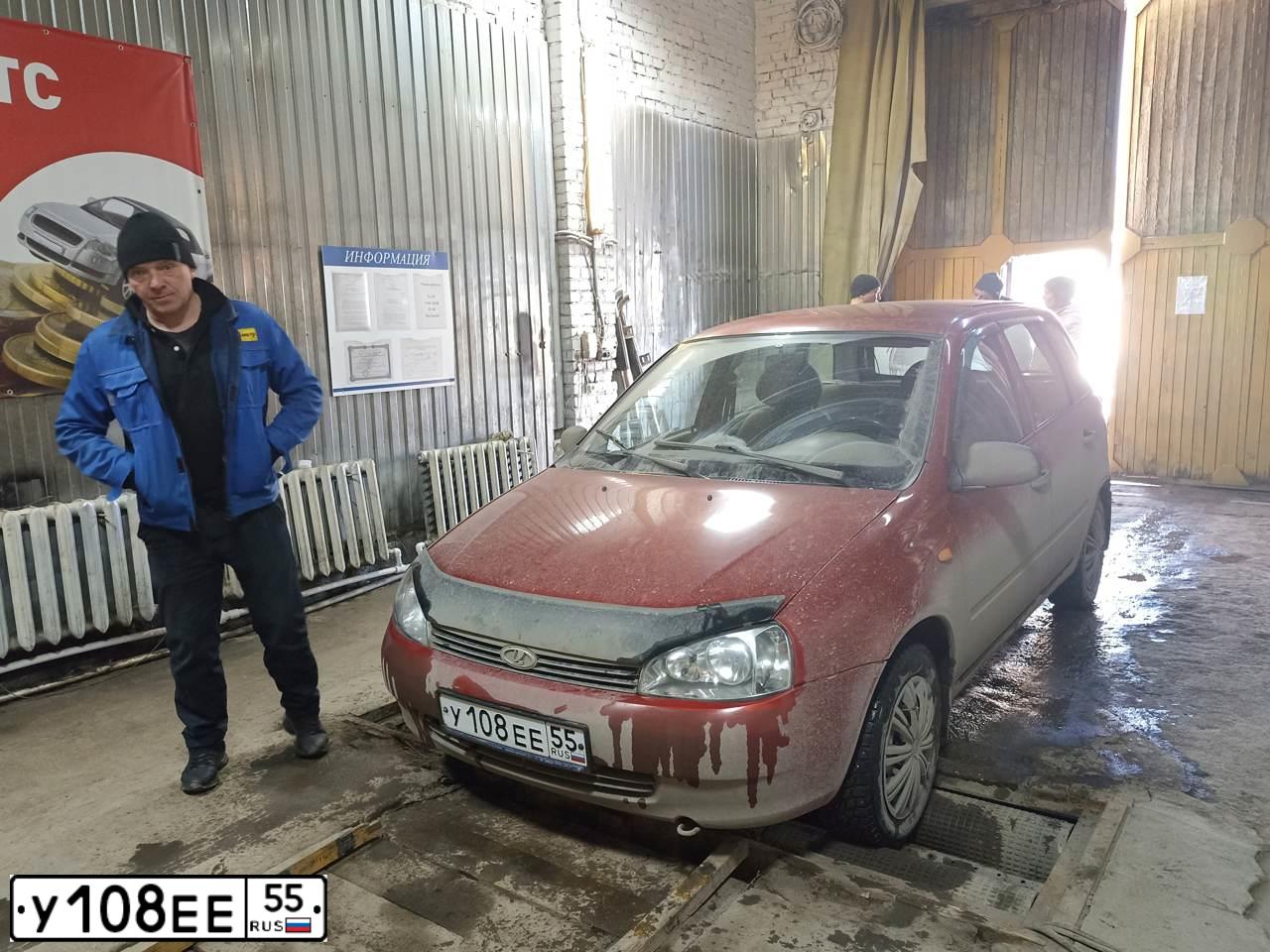 Фото автомобиля LADA 1117 KALINA, 2008 — госномер У108ЕЕ55. Цвет: СЕРЕБРИСТО-КРАСНЫЙ
