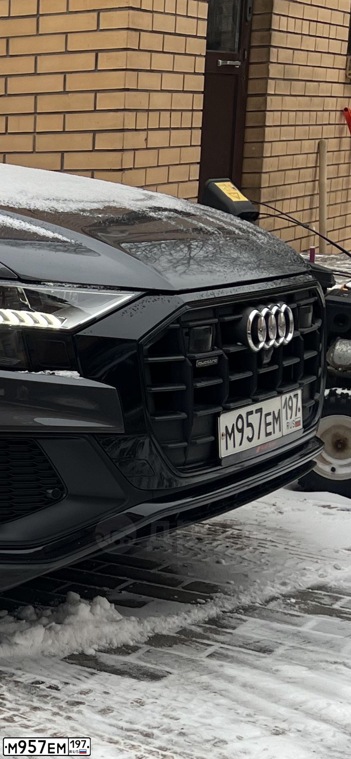 Фото автомобиля AUDI Q8, 2019 — госномер Е356ХВ790. Цвет: СЕРЫЙ