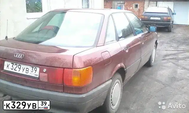 Фото автомобиля AUDI 80, 1990 — госномер К329УВ39. Цвет: ВИШНЕВЫЙ