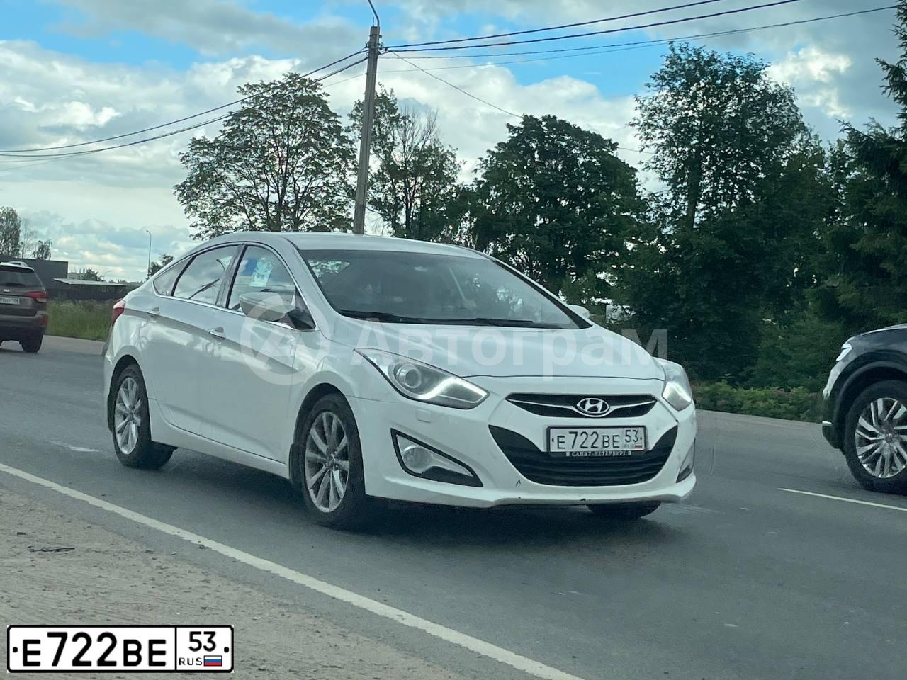 Фото автомобиля HYUNDAI I40, 2013 — госномер Е722ВЕ53. Цвет: Белый