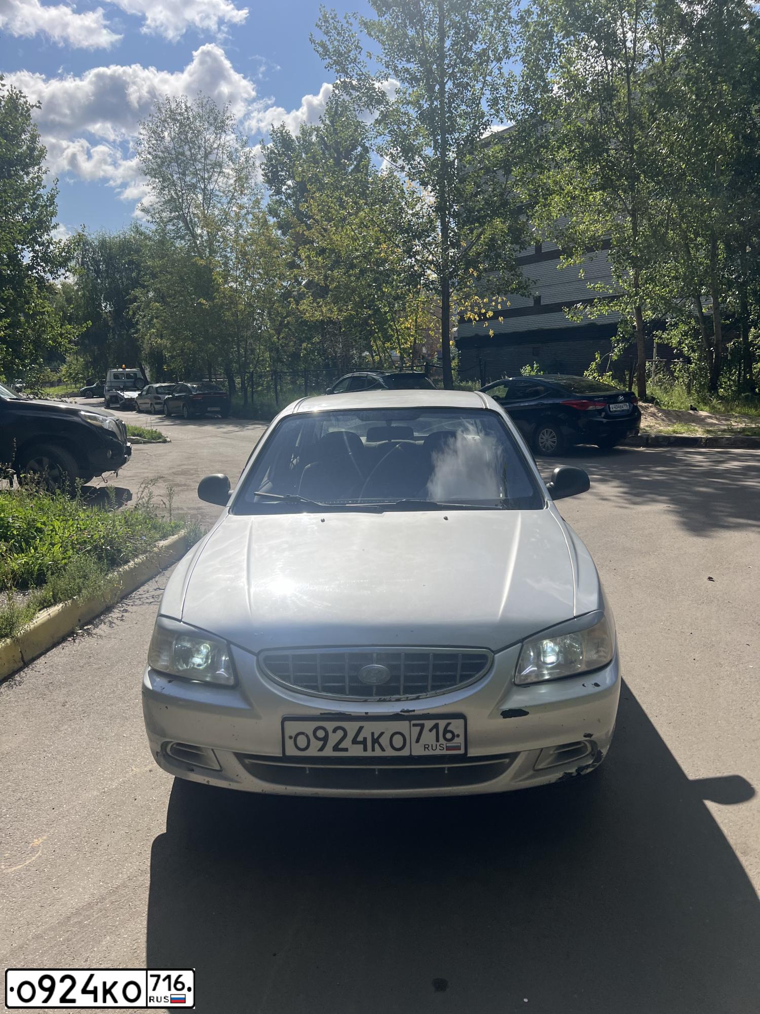 Фото автомобиля TAGAZ ACCENT, 2005 — госномер А888АТ199. Цвет: СЕРЫЙ МЕТАЛЛИК