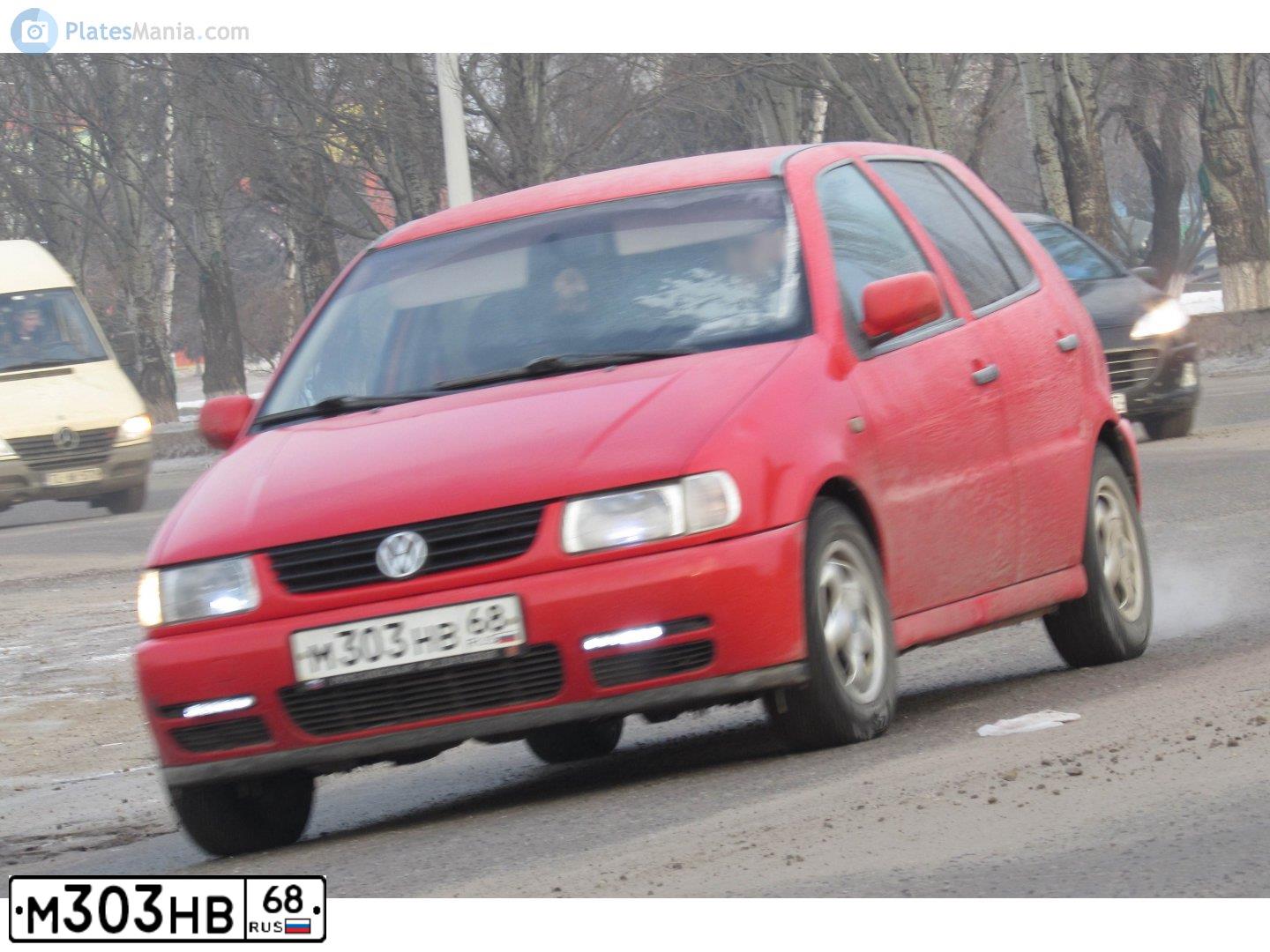 Фото автомобиля VOLKSWAGEN POLO, 1999 — госномер С032КС68. Цвет: Красный