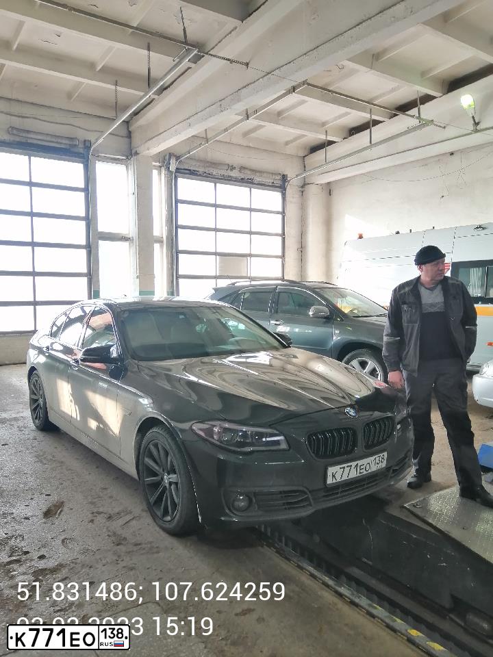 Фото автомобиля BMW SERIE 5, 2013 — госномер К771ЕО138. Цвет: ЧЕРНЫЙ