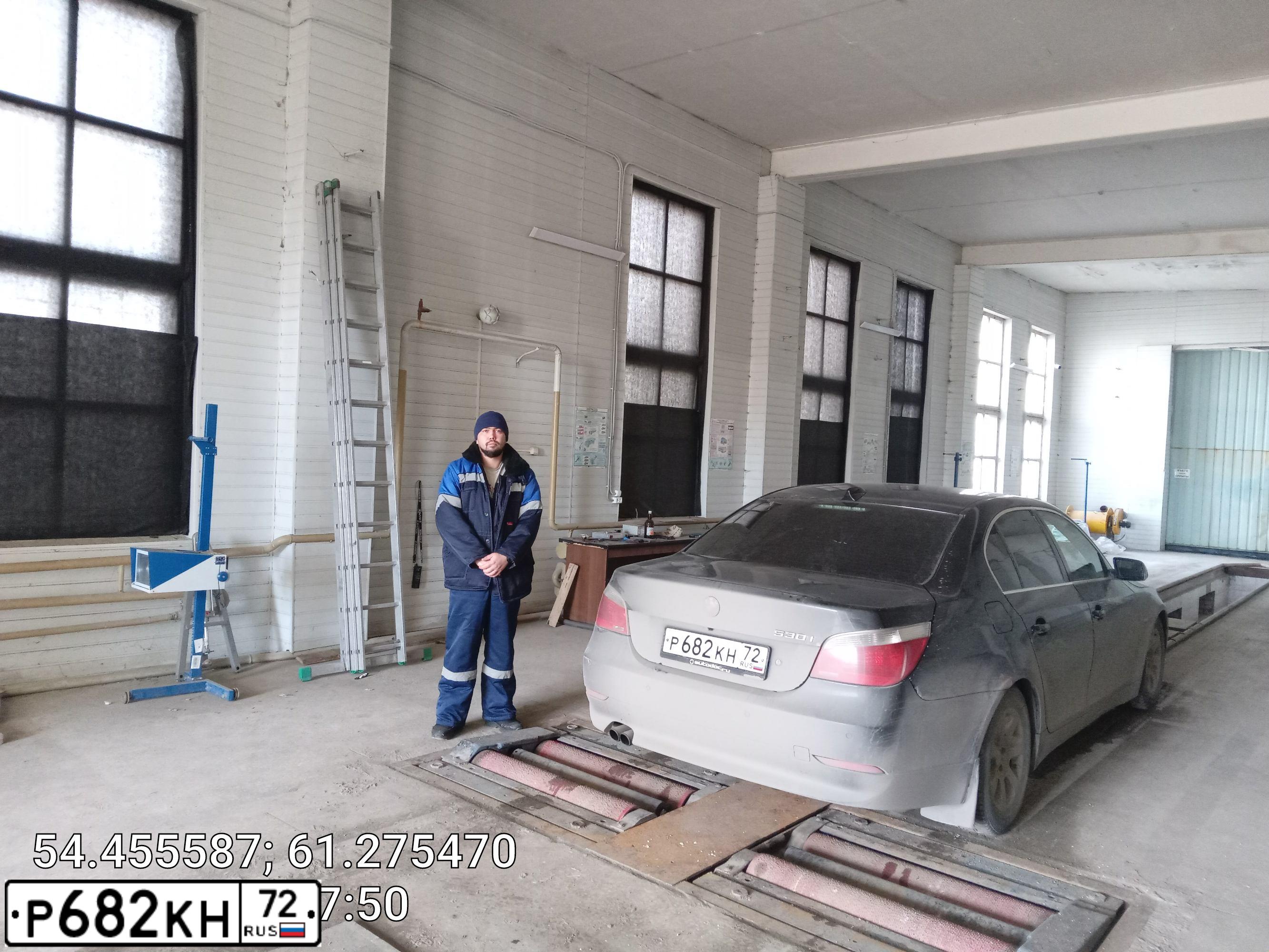 Фото автомобиля BMW SERIE 5, 2006 — госномер Р682КН72. Цвет: ЧЕРНЫЙ