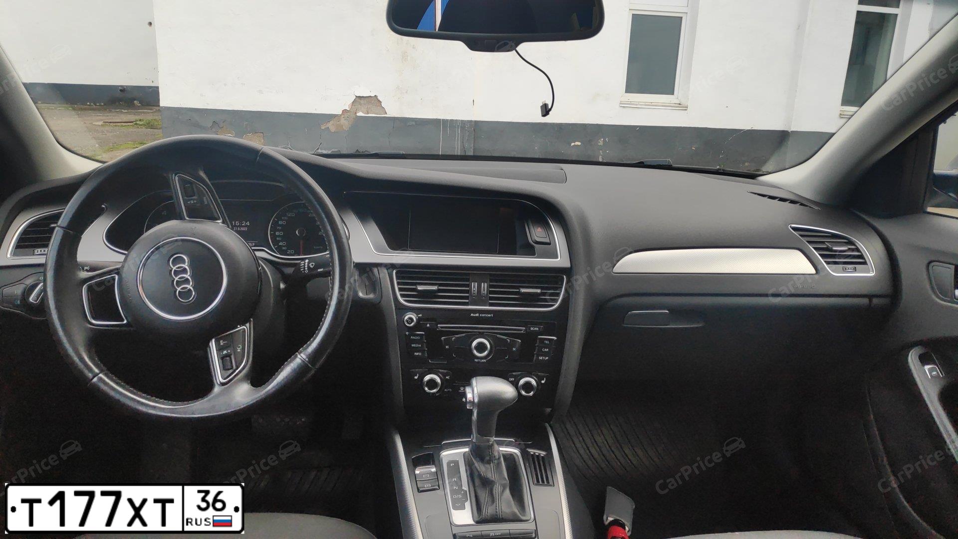 Фото автомобиля AUDI A4, 2012 — госномер У581УР197. Цвет: ЧЕРНО-СИНИЙ