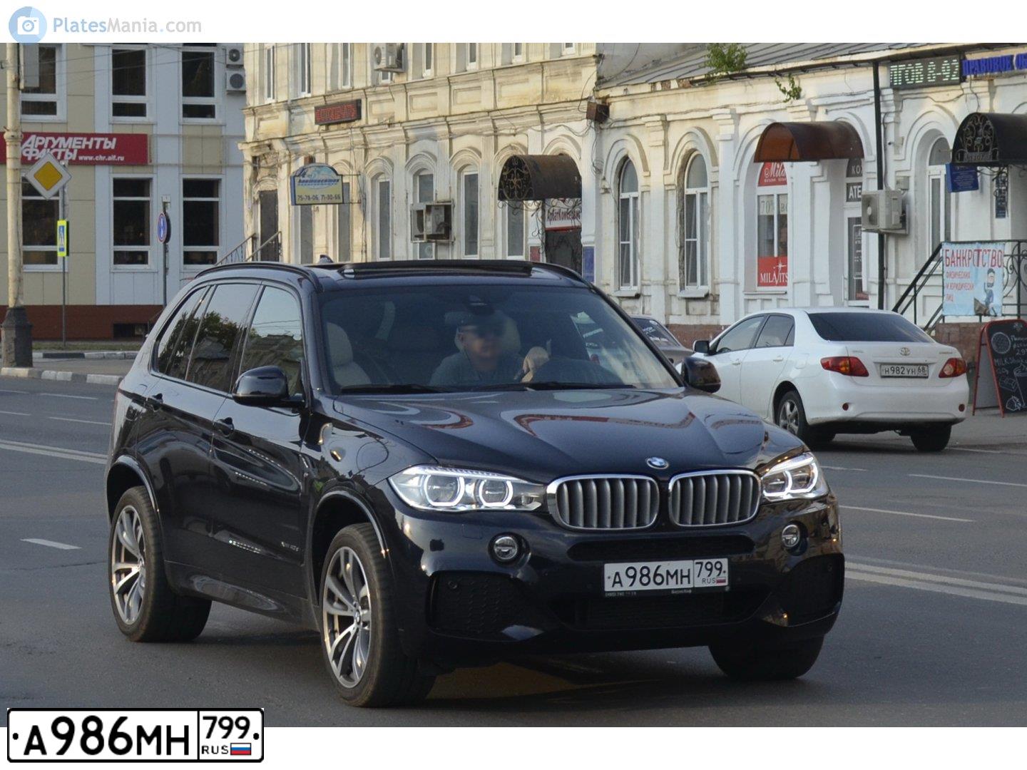Фото автомобиля BMW X5, 2018 — госномер О738ЕР198. Цвет: ЧЕРНЫЙ