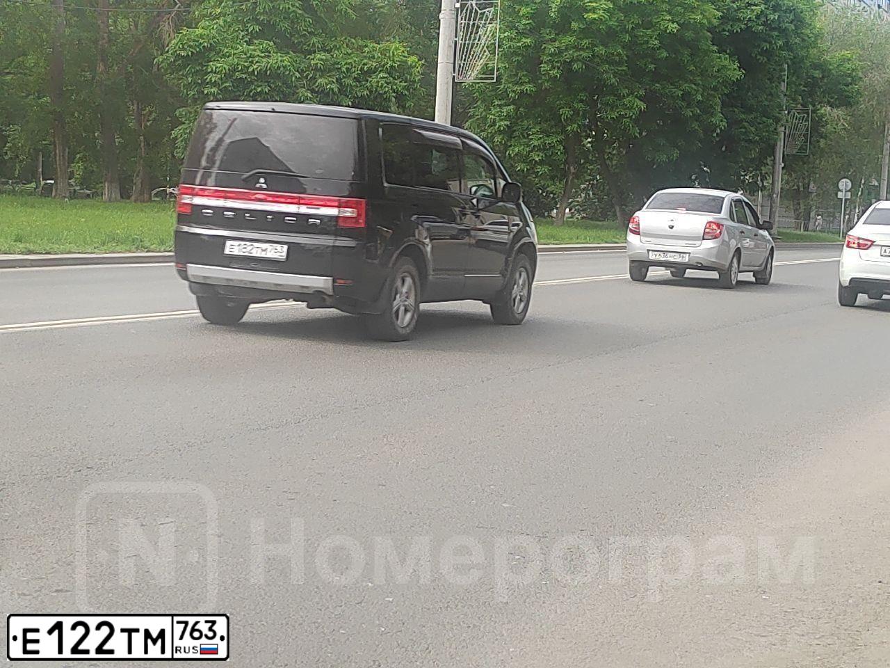 Фото автомобиля KIA RIO, 2017 — госномер Е122ТМ763. Цвет: ЧЕРНЫЙ