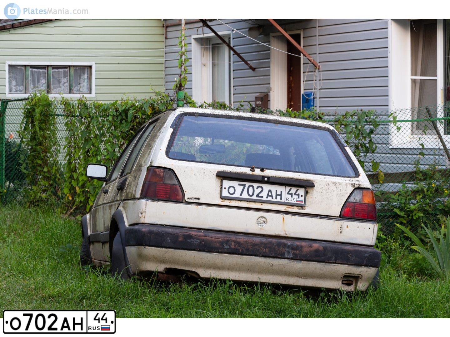 Фото автомобиля VOLKSWAGEN GOLF, 1989 — госномер О702АН44. Цвет: БЕЛЫЙ