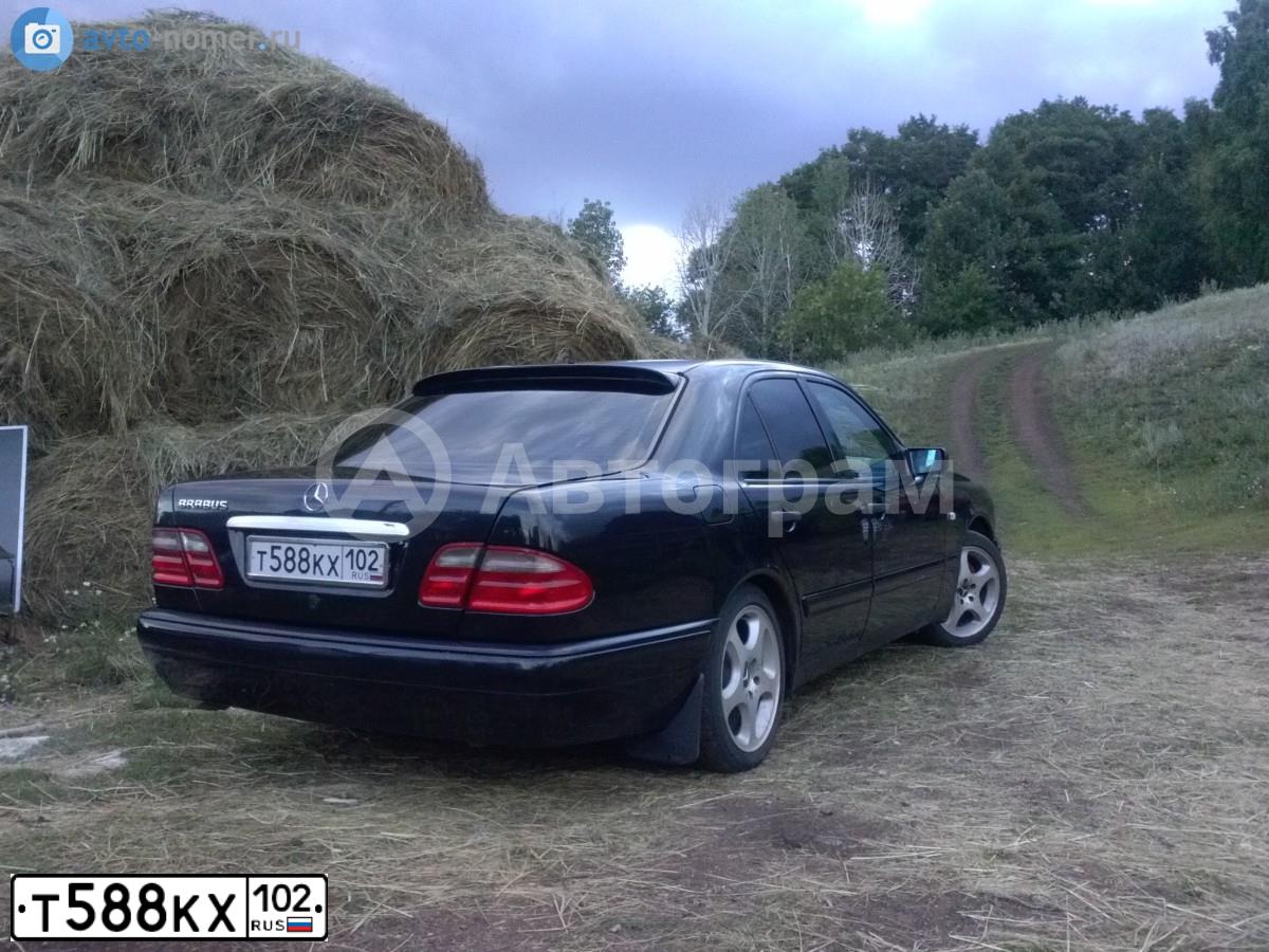Фото автомобиля MERCEDES E-KLASSE, 1998 — госномер Е934ОР156. Цвет: ЧЕРНЫЙ