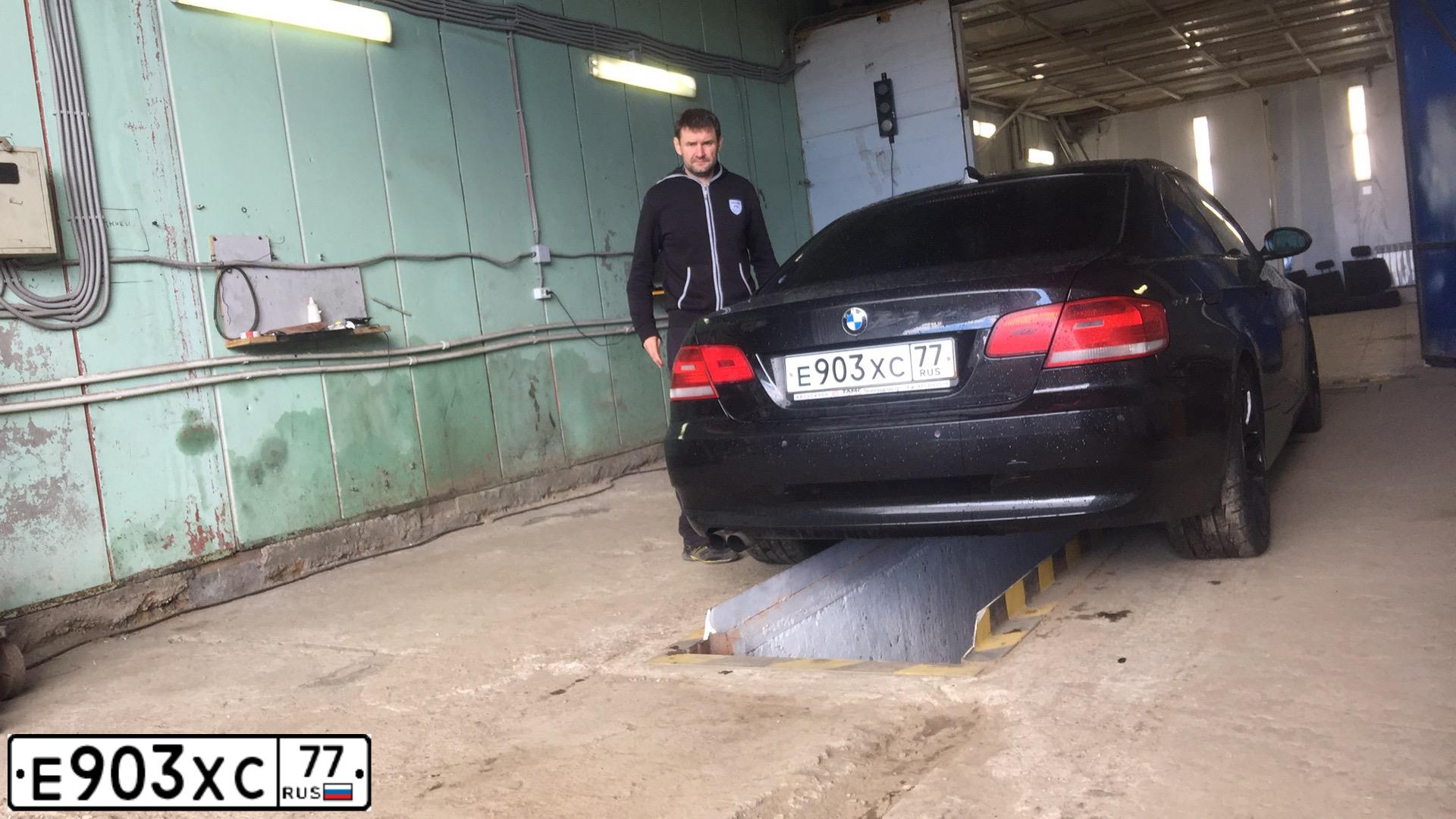 Фото автомобиля SAAB СААБ 900, 1994 — госномер Е903ХС77. Цвет: БЕЛЫЙ