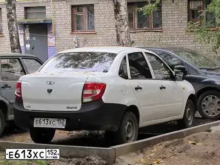 Фото автомобиля LADA 2190 GRANTA, 2012 — госномер Н182АС152. Цвет: БЕЛЫЙ