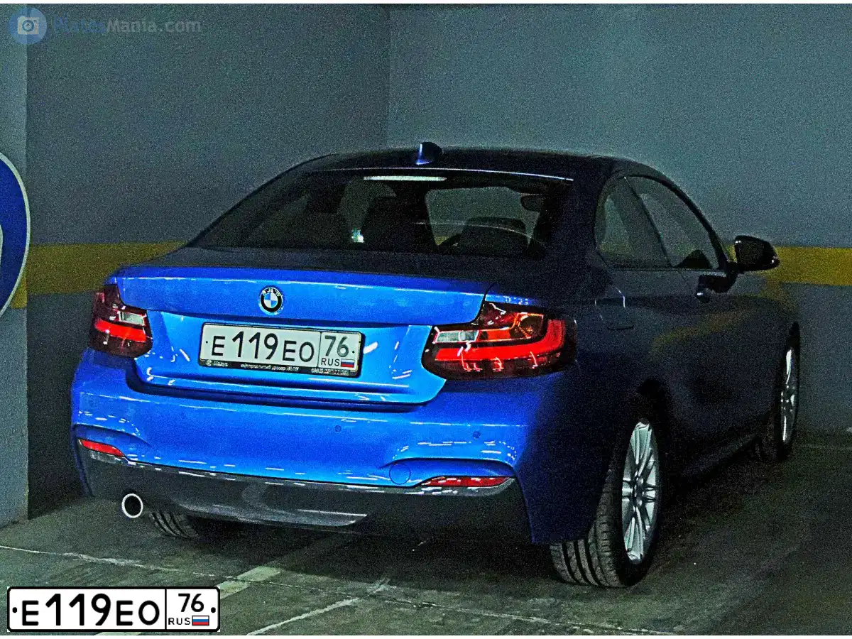 Фото автомобиля BMW SERIE 2, 2014 — госномер Е119ЕО76. Цвет: СИНИЙ