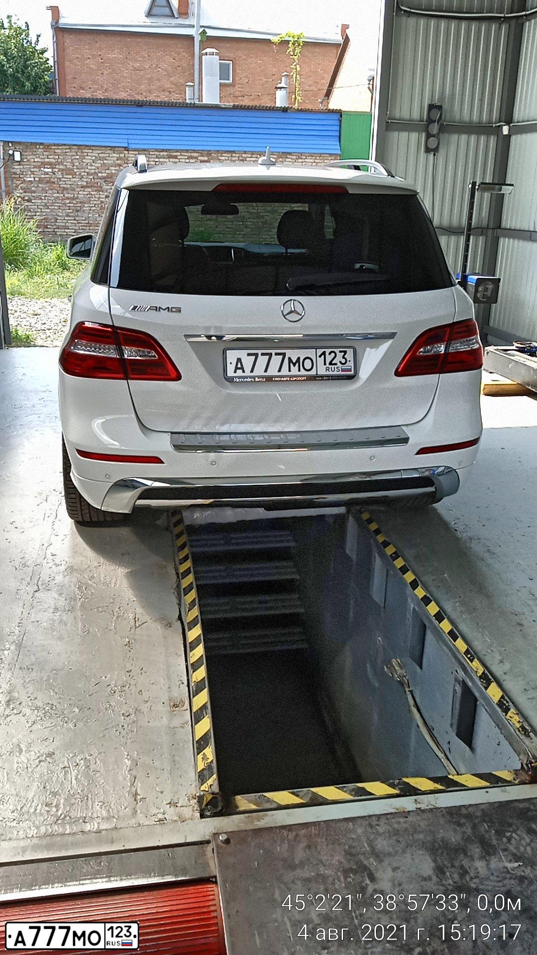 Фото автомобиля MERCEDES M-KLASSE, 2014 — госномер А777МО123. Цвет: БЕЛЫЙ