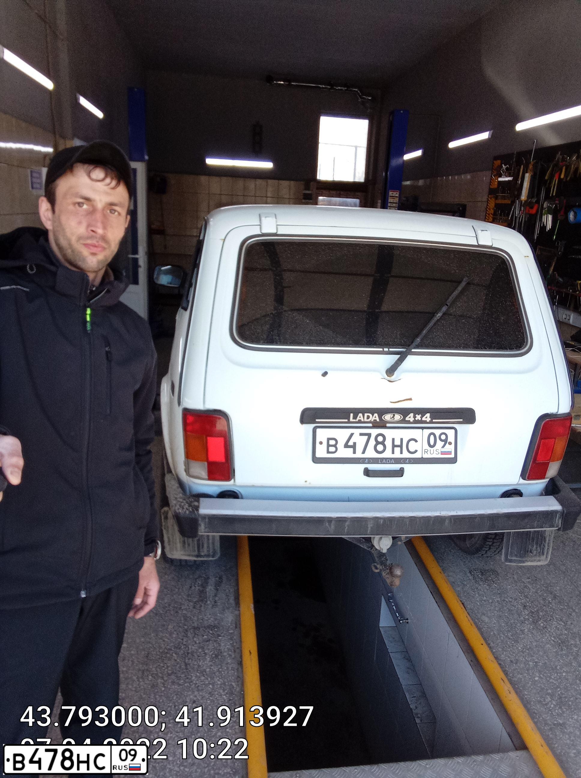 Фото автомобиля LADA 2121 NIVA, 2008 — госномер В478НС09. Цвет: ЯРКО-БЕЛЫЙ