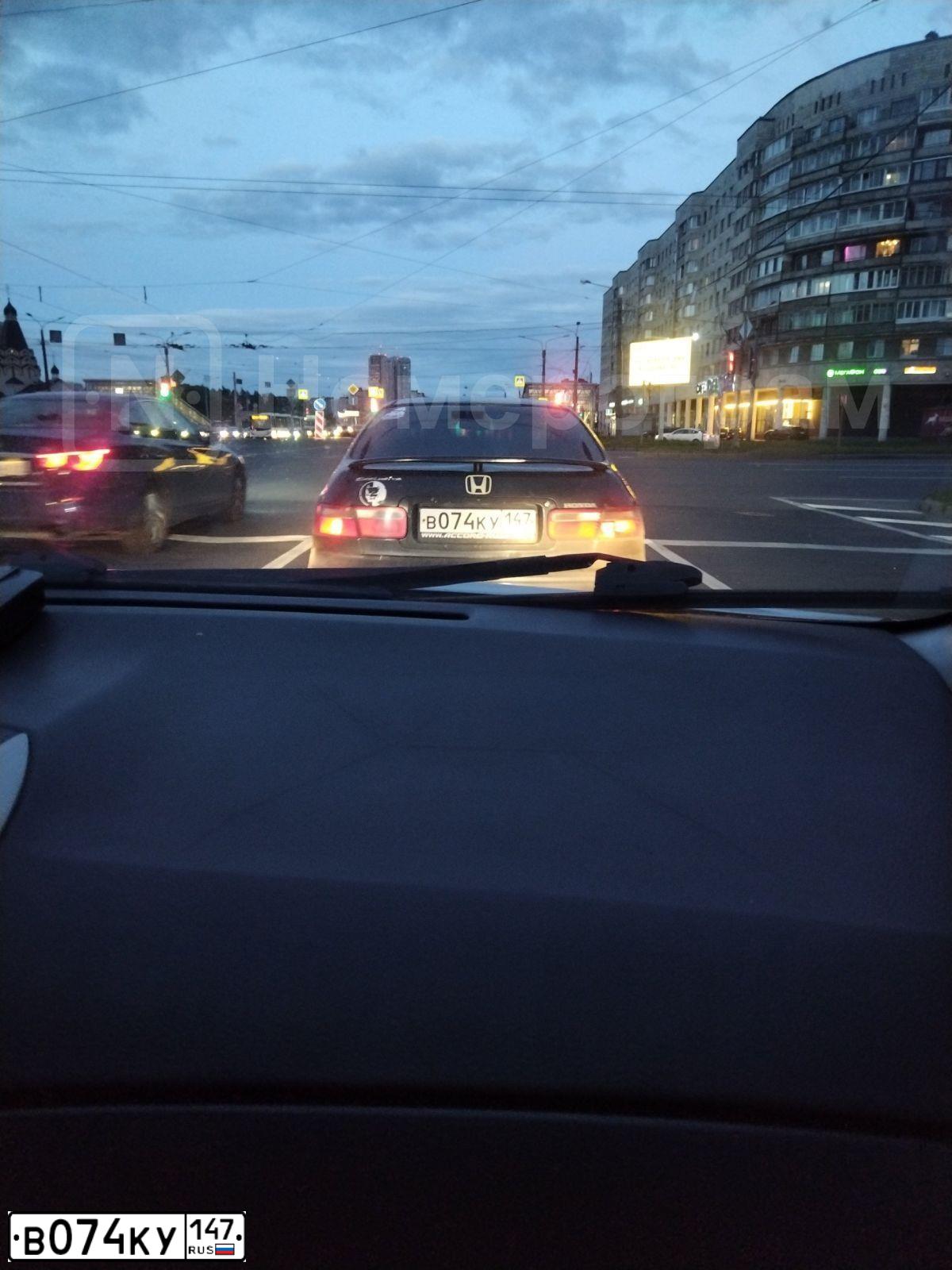 Фото автомобиля HONDA ACCORD, 1996 — госномер К087РР178. Цвет: ЧЕРНЫЙ