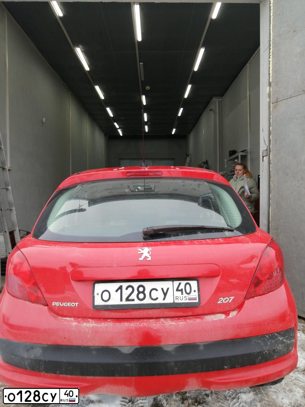 Фото автомобиля PEUGEOT 207, 2009 — госномер О394ВТ71. Цвет: Красный