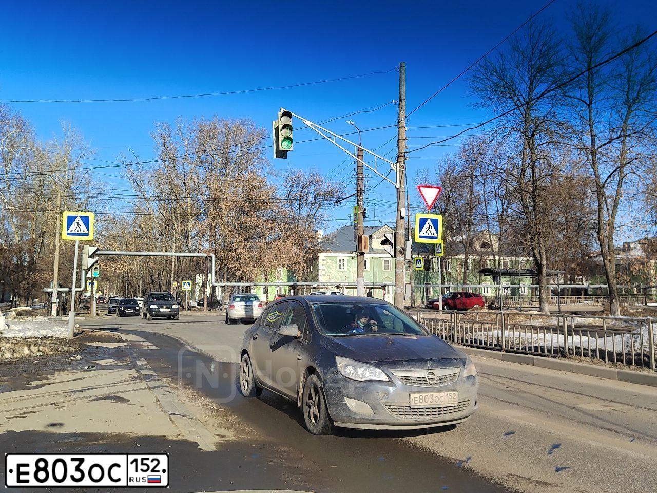 Фото автомобиля OPEL ASTRA, 2011 — госномер Е803ОС152. Цвет: СИНИЙ