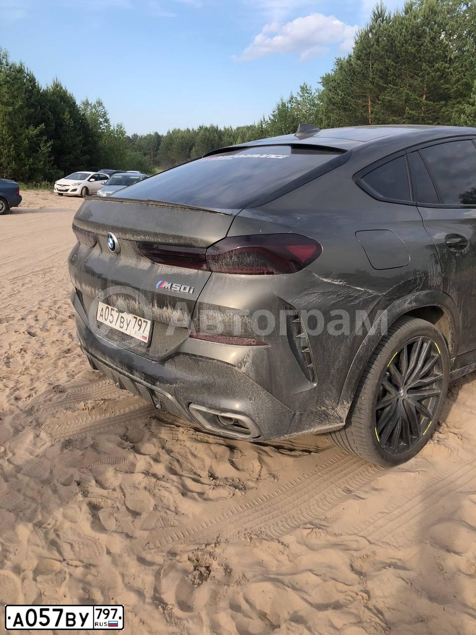 Фото автомобиля БМВ X6 M50I, 2020 — госномер У166ХС72. Цвет: ЗЕЛЕНЫЙ