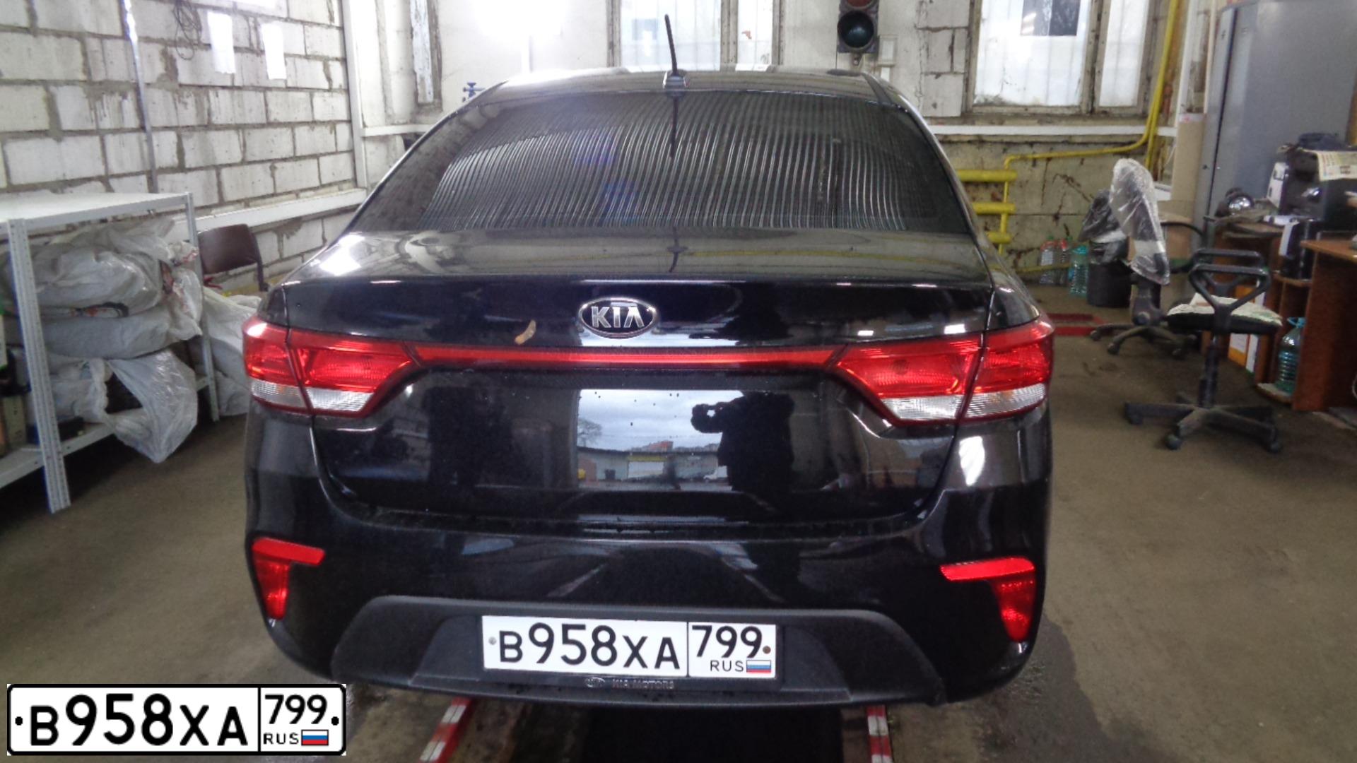 Фото автомобиля KIA RIO, 2018 — госномер В958ХА799. Цвет: ЧЕРНЫЙ