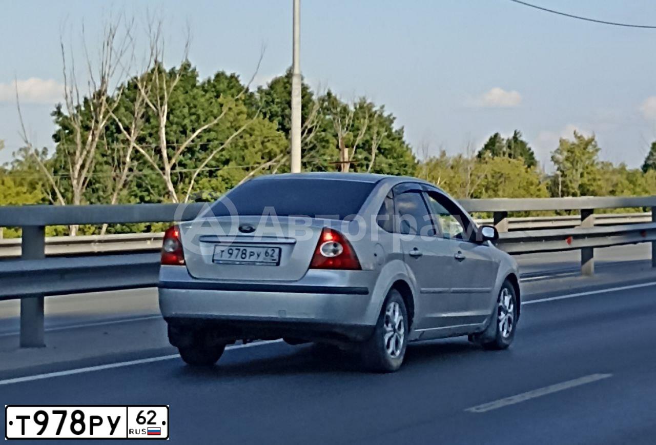 Фото автомобиля FORD FOCUS, 2006 — госномер Т978РУ62. Цвет: Серебристый