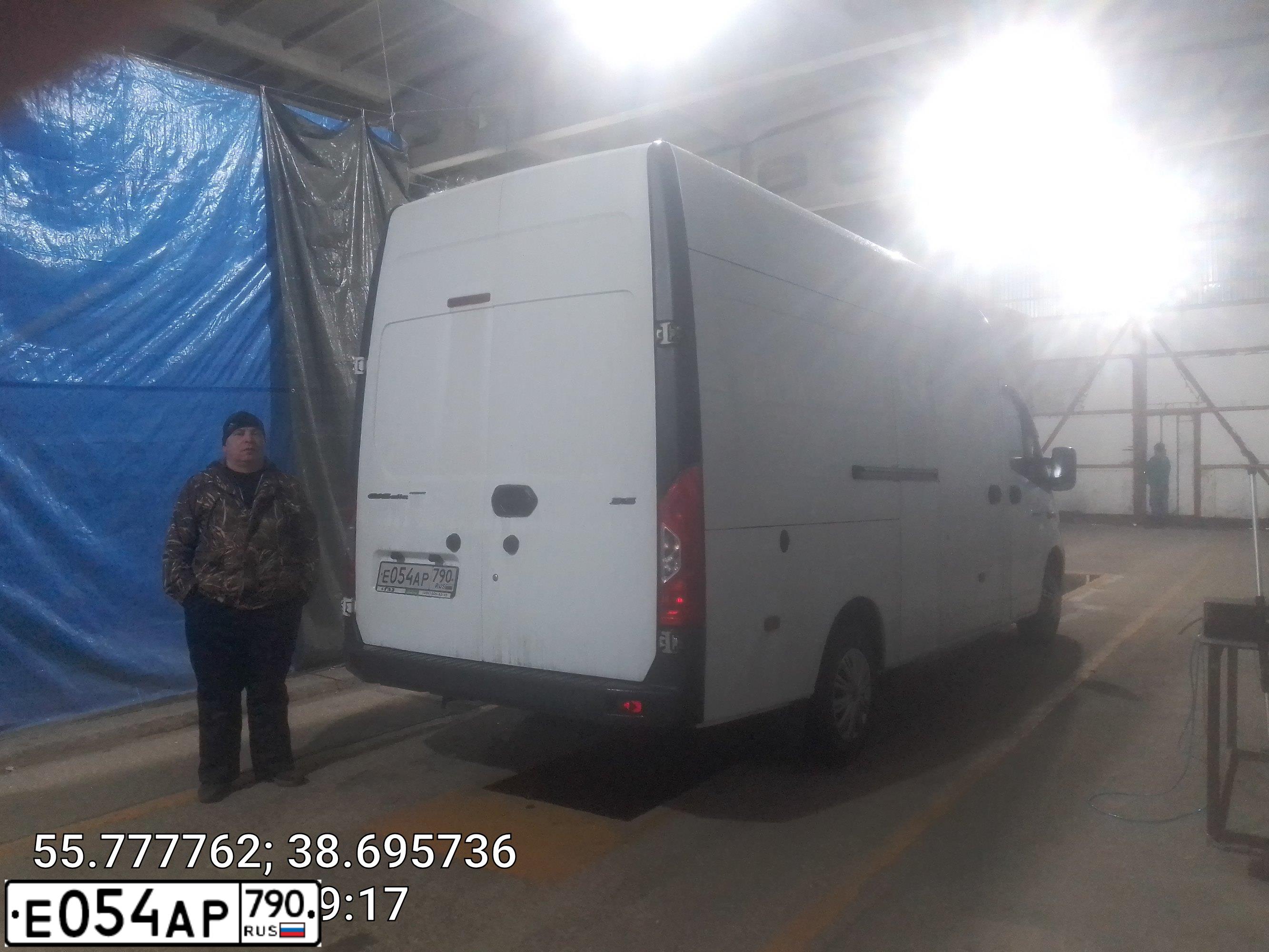 Фото автомобиля GAZ GAZEL NEXT, 2016 — госномер Е054АР790. Цвет: Белый