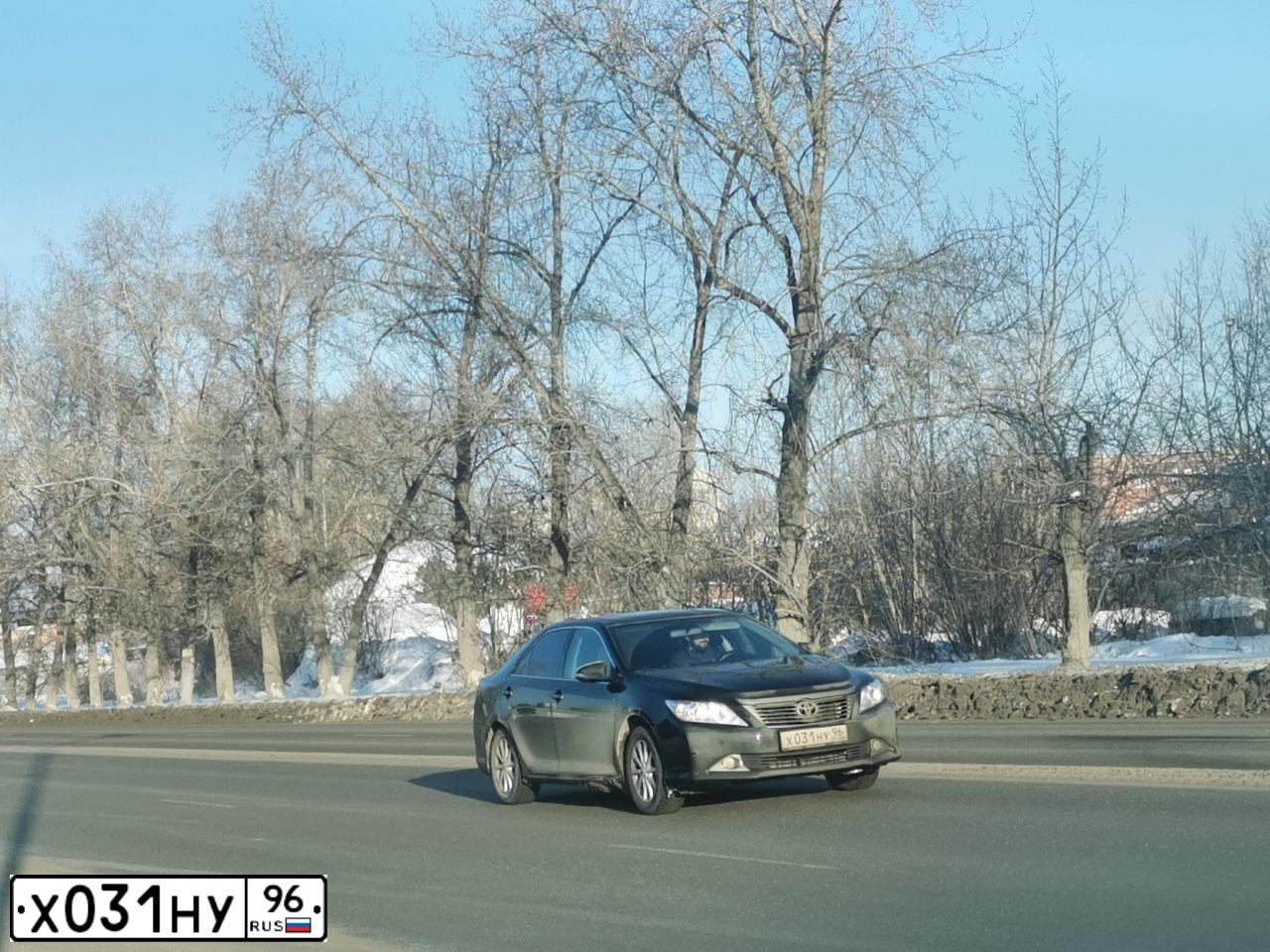 Фото автомобиля TOYOTA CAMRY, 2013 — госномер М708МН45. Цвет: ЧЕРНЫЙ