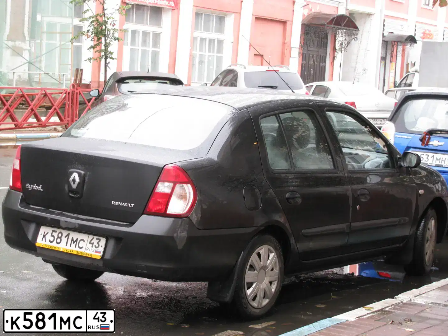 Фото автомобиля RENAULT SYMBOL, 2008 — госномер К581МС43. Цвет: ЧЕРНЫЙ