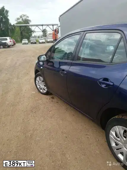 Фото автомобиля TOYOTA AURIS, 2007 — госномер Е389КТ102. Цвет: ТЕМНО-СИНИЙ