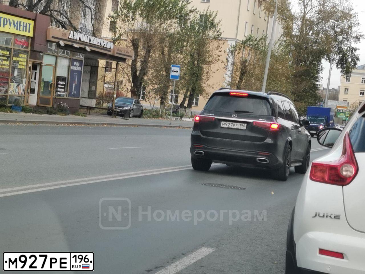 Фото автомобиля MERCEDES GLS-KLASSE, 2019 — госномер Р972КТ196. Цвет: ЧЕРНЫЙ
