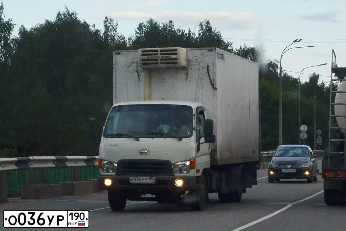 Фото автомобиля HYUNDAI HD-SERIE, 2007 — госномер Т717ВУ193. Цвет: Белый