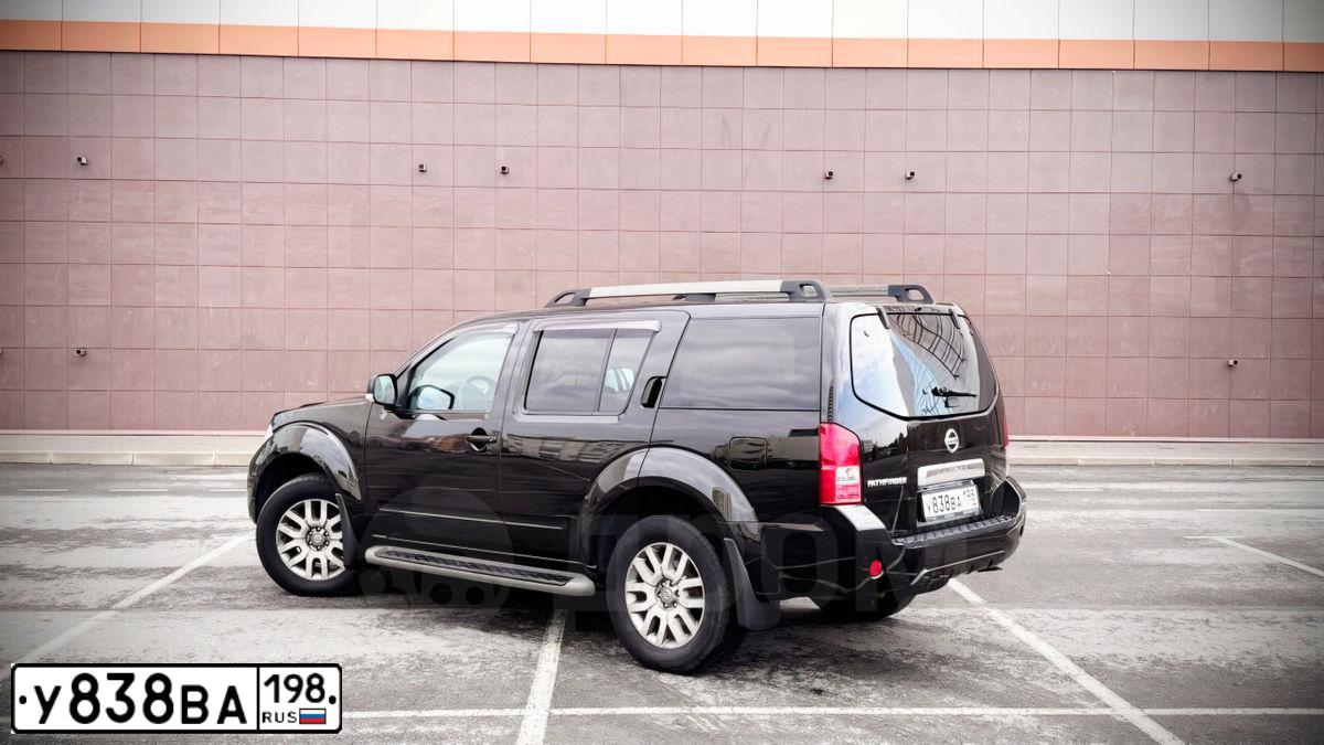 Фото автомобиля NISSAN PATHFINDER, 2012 — госномер У838ВА198. Цвет: ЧЕРНЫЙ